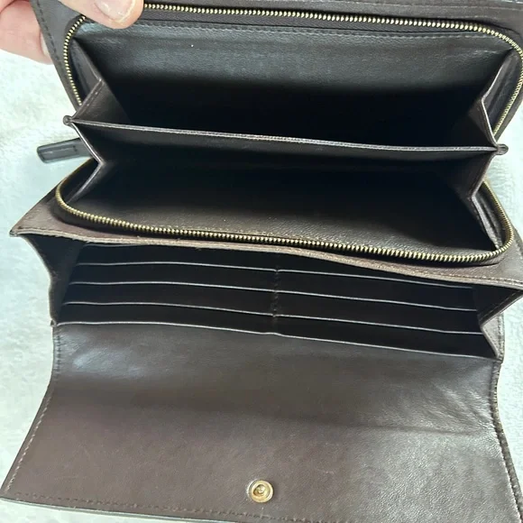 $1000 Bottega Veneta Brown Flap Wallet - Picture 7 of 7